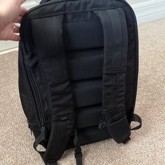 Ogio backpack - Picture 3 of 4